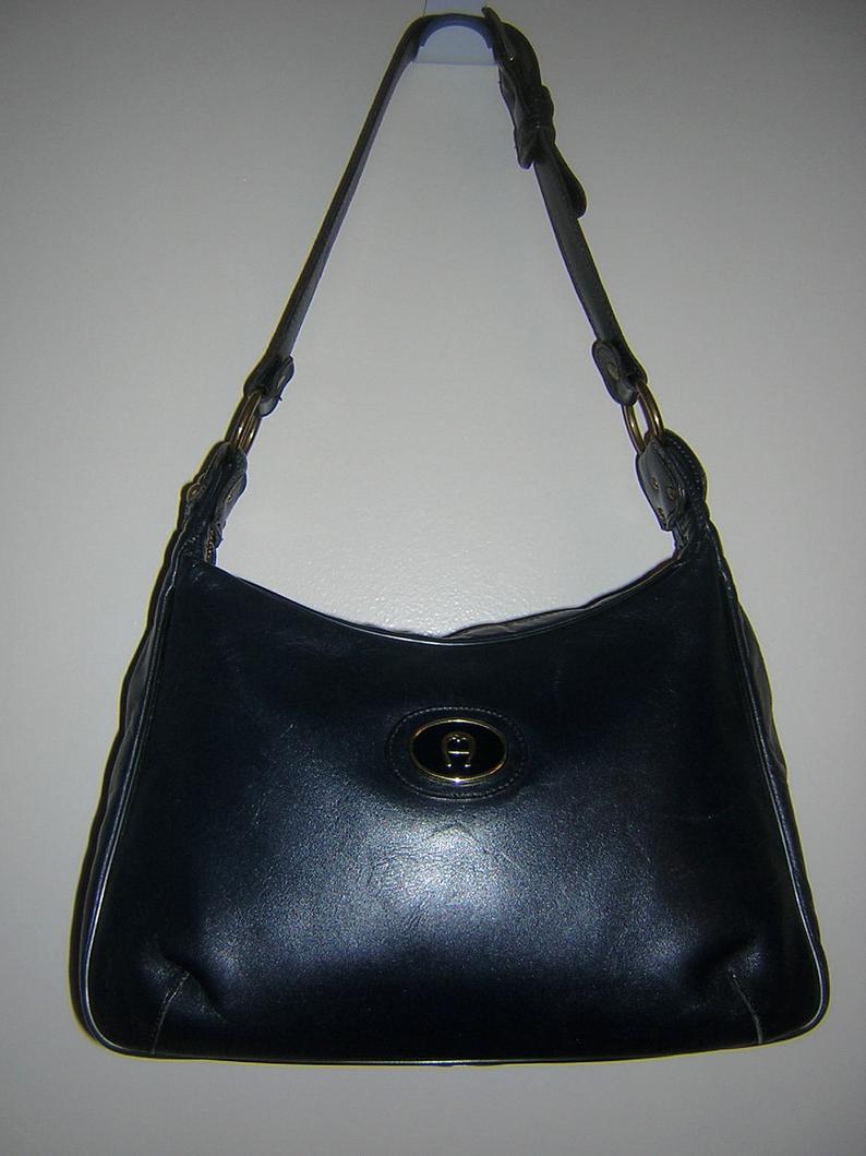 80's COACH Authentic Navy Blue Leather Shoulder Bag Made 